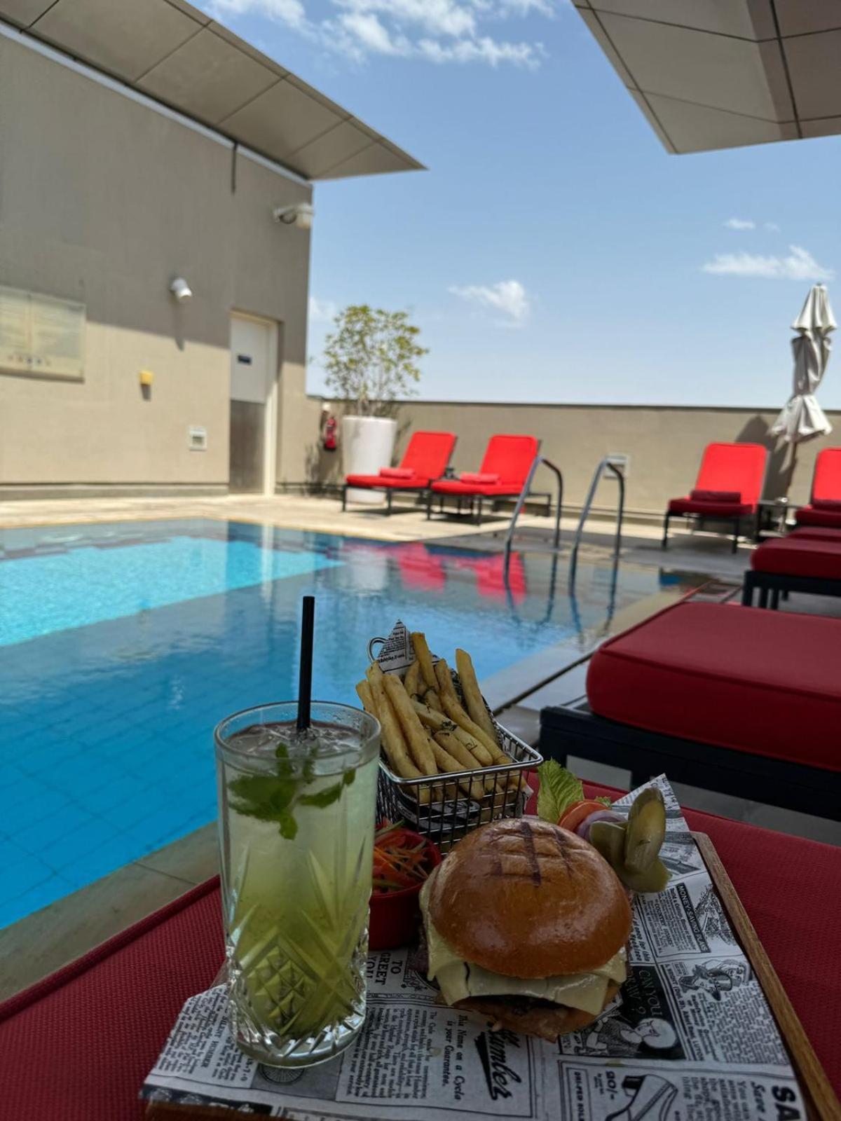 Hotel Centro Al Manhal By Rotana Abu Dhabi Exterior foto